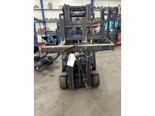 Gebruikte Trekhaak Volkswagen Transporter T5 1.9 TDi Prijs € 50,00 Margeregeling aangeboden door Autosloopbedrijf Jan Pronk B.V.