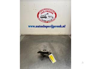 Gebruikte Ruitenwissermotor achter Volkswagen Golf V (1K1) 2.0 FSI 16V Prijs € 25,00 Margeregeling aangeboden door Autosloopbedrijf Jan Pronk B.V.