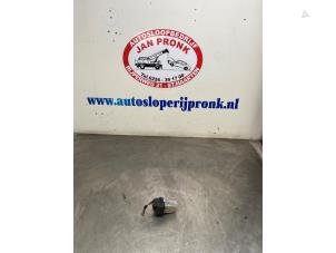 Gebruikte Kachel Weerstand Volkswagen Crafter 2.5 TDI 28/30/32/35 MWB Prijs € 25,00 Margeregeling aangeboden door Autosloopbedrijf Jan Pronk B.V.