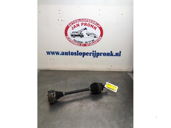 Gebruikte Aandrijfas links-voor Volkswagen Polo V (6R) 1.4 TDI DPF BlueMotion technology Prijs € 30,00 Margeregeling aangeboden door Autosloopbedrijf Jan Pronk B.V.