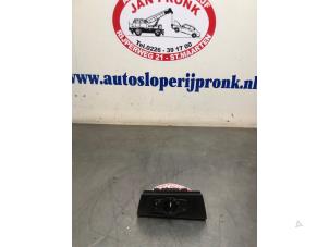 Gebruikte Schakelaar Licht BMW 3 serie Touring (E91) 318i 16V Prijs € 20,00 Margeregeling aangeboden door Autosloopbedrijf Jan Pronk B.V.