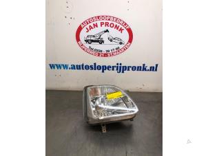 Gebruikte Koplamp rechts Opel Agila (A) 1.0 12V Twin Port Prijs € 30,00 Margeregeling aangeboden door Autosloopbedrijf Jan Pronk B.V.