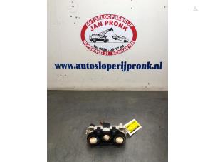 Gebruikte Chaufage Bedieningspaneel Nissan Micra (K12) 1.4 16V Prijs € 25,00 Margeregeling aangeboden door Autosloopbedrijf Jan Pronk B.V.