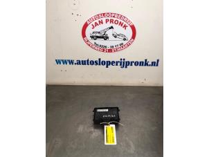 Computer Body Control van een Renault Clio III (BR/CR) 1.2 16V 75 2006