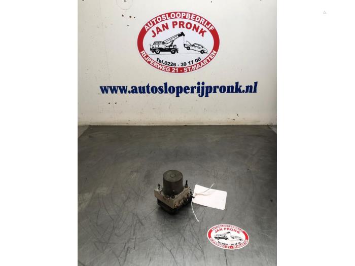 Gebruikte ABS Pomp Iveco New Daily III 35C10V 2.3 HPI Unijet 16V Prijs € 400,00 Margeregeling aangeboden door Autosloopbedrijf Jan Pronk B.V.