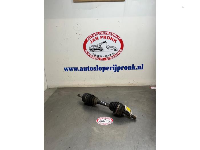 Gebruikte Aandrijfas links-voor Volvo V70 (GW/LW/LZ) 2.5 10V Prijs € 35,00 Margeregeling aangeboden door Autosloopbedrijf Jan Pronk B.V.