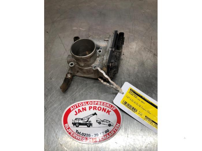 Gebruikte Gasklephuis Nissan Pixo (D31S) 1.0 12V Prijs € 25,00 Margeregeling aangeboden door Autosloopbedrijf Jan Pronk B.V.