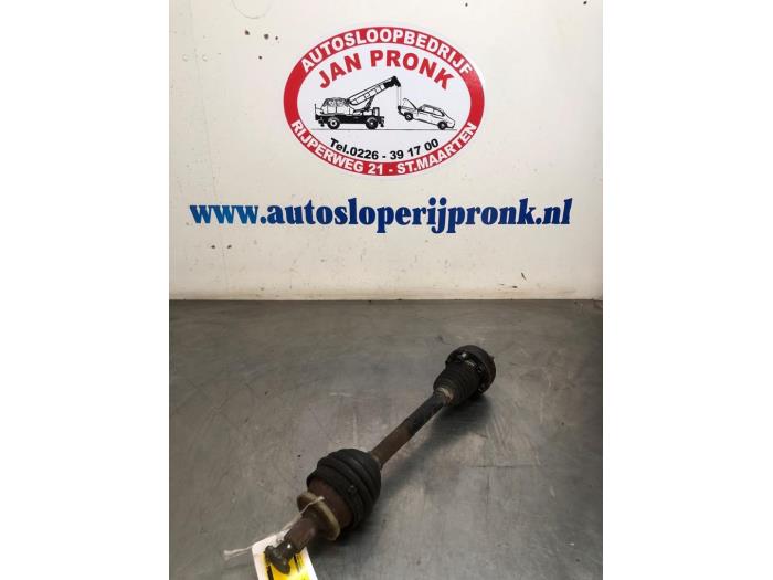 Gebruikte Steekas links-voor Skoda Fabia (6Y5) 1.2 HTP Prijs € 40,00 Margeregeling aangeboden door Autosloopbedrijf Jan Pronk B.V.