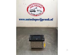 Gebruikte Radio CD Speler Skoda Octavia Combi (1Z5) 1.2 TSI Prijs € 175,00 Margeregeling aangeboden door Autosloopbedrijf Jan Pronk B.V.