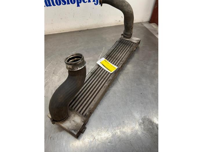 Intercooler van een Mercedes-Benz Vito (639.6) 2.2 109 CDI 16V 2004