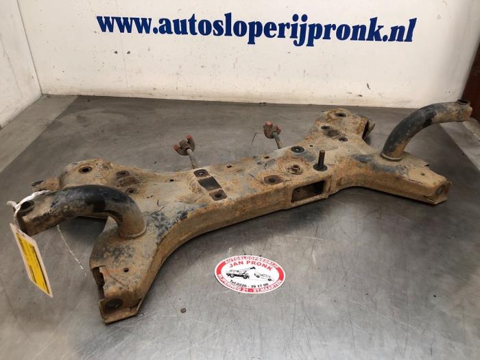 Gebruikte Subframe Smart Forfour (454) 1.1 12V Prijs € 75,00 Margeregeling aangeboden door Autosloopbedrijf Jan Pronk B.V.
