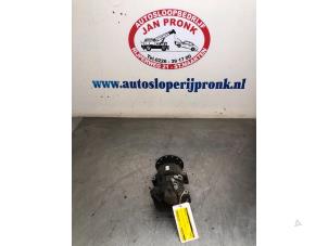 Gebruikte Aircopomp Toyota Avensis (T25/B1B) 2.0 16V D-4D 115 Prijs € 125,00 Margeregeling aangeboden door Autosloopbedrijf Jan Pronk B.V.