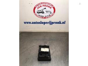 Gebruikte Zekeringkast Volkswagen Caddy III (2KA,2KH,2CA,2CH) 1.6 TDI 16V Prijs € 25,00 Margeregeling aangeboden door Autosloopbedrijf Jan Pronk B.V.