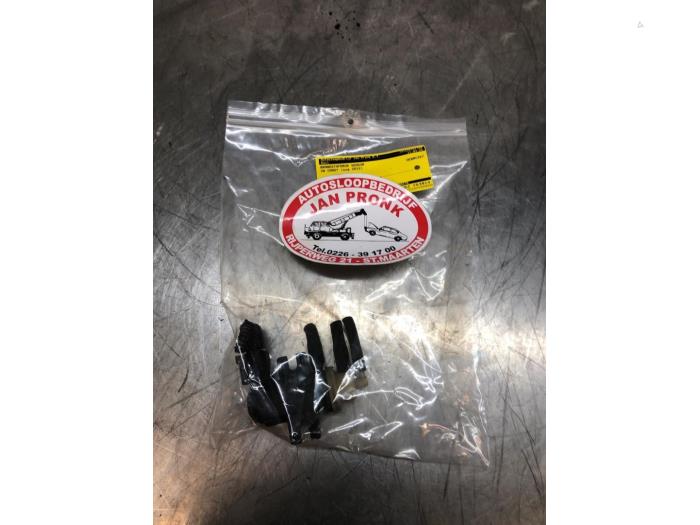 Gebruikte Brandstofdruk sensor Volkswagen Caddy III (2KA,2KH,2CA,2CH) 1.6 TDI 16V Prijs € 25,00 Margeregeling aangeboden door Autosloopbedrijf Jan Pronk B.V.