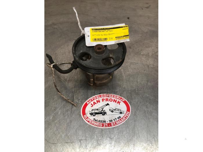 Gebruikte Pomp Servo Citroen Berlingo Cinqspace, Multispace 1.6 16V Prijs € 40,00 Margeregeling aangeboden door Autosloopbedrijf Jan Pronk B.V.