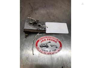 Gebruikte Deurslot Mechaniek 4Deurs links-voor Audi 80 (B4) 1.9 TD Prijs € 40,00 Margeregeling aangeboden door Autosloopbedrijf Jan Pronk B.V.