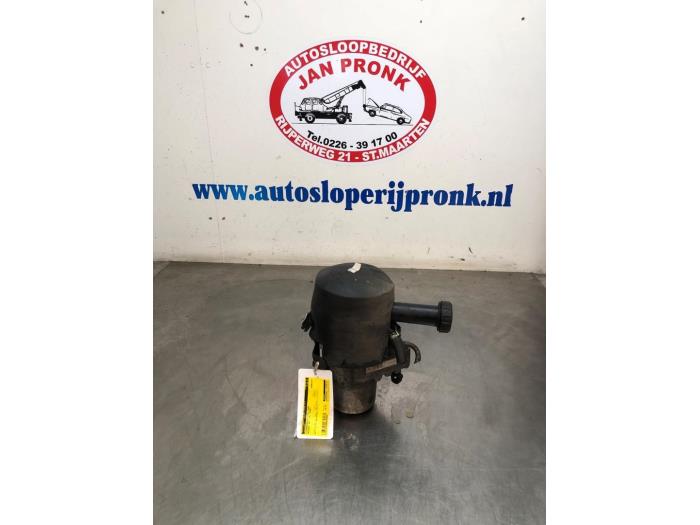Gebruikte Servopomp Peugeot 407 SW (6E) 2.0 HDiF 16V Prijs € 150,00 Margeregeling aangeboden door Autosloopbedrijf Jan Pronk B.V.