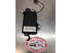 Gebruikte AUX/USB aansluiting Volkswagen Polo V (6R) 1.4 16V Prijs € 40,00 Margeregeling aangeboden door Autosloopbedrijf Jan Pronk B.V.