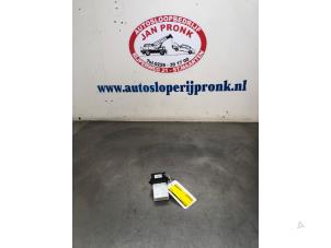 Gebruikte Kachel Weerstand Nissan Note (E11) 1.4 16V Prijs € 25,00 Margeregeling aangeboden door Autosloopbedrijf Jan Pronk B.V.