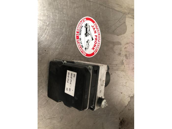 Gebruikte ABS Pomp Volkswagen Polo V (6R) 1.4 16V Prijs € 50,00 Margeregeling aangeboden door Autosloopbedrijf Jan Pronk B.V.