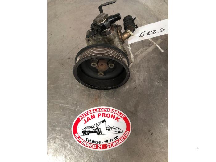 Gebruikte Pomp Servo Volkswagen Golf IV (1J1) 1.4 16V Prijs € 25,00 Margeregeling aangeboden door Autosloopbedrijf Jan Pronk B.V.