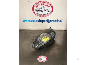 Gebruikte Koplamp links Fiat Punto Evo (199) 1.4 Prijs € 75,00 Margeregeling aangeboden door Autosloopbedrijf Jan Pronk B.V.
