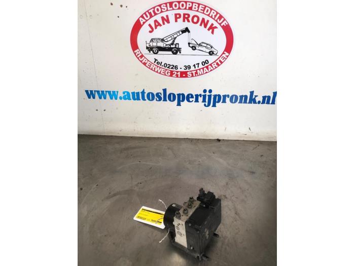 Gebruikte ABS Pomp Volkswagen Golf VI (5K1) 1.2 TSI BlueMotion Prijs € 150,00 Margeregeling aangeboden door Autosloopbedrijf Jan Pronk B.V.