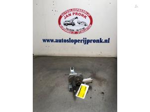 Gebruikte Ruitenwissermotor achter Nissan Almera Tino (V10M) 2.0 16V CVT Prijs € 30,00 Margeregeling aangeboden door Autosloopbedrijf Jan Pronk B.V.