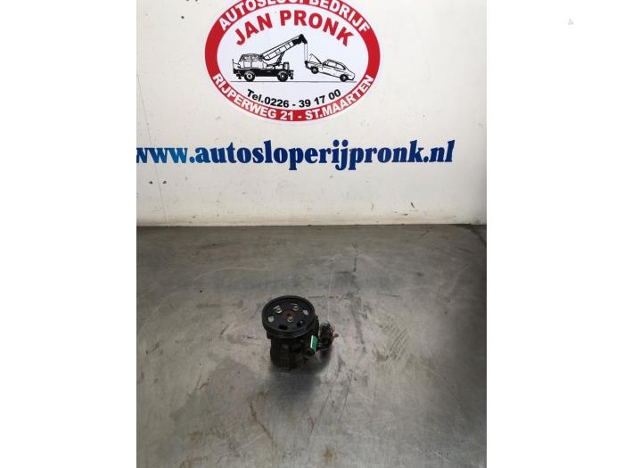 Gebruikte Servopomp Dacia Sandero I (BS) 1.2 16V Prijs € 40,00 Margeregeling aangeboden door Autosloopbedrijf Jan Pronk B.V.