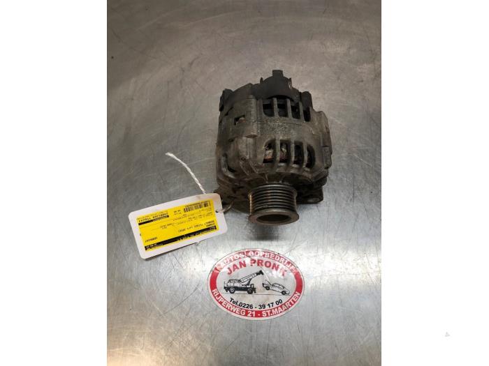 Gebruikte Alternator Renault Twingo II (CN) 1.2 16V Prijs € 40,00 Margeregeling aangeboden door Autosloopbedrijf Jan Pronk B.V.