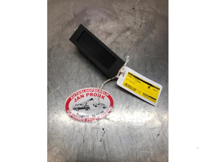 Gebruikte Display Interieur Citroen C3 (FC/FL/FT) 1.4 16V Sensodrive Prijs € 10,00 Margeregeling aangeboden door Autosloopbedrijf Jan Pronk B.V.