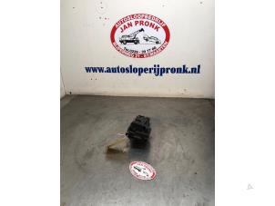 Gebruikte Zekeringkast Volvo XC90 I 2.9 T6 24V Prijs € 25,00 Margeregeling aangeboden door Autosloopbedrijf Jan Pronk B.V.