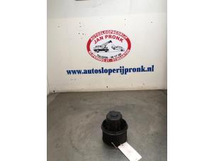 Gebruikte Chaufage Ventilatiemotor Ford Focus 2 Wagon 1.8 16V Prijs € 25,00 Margeregeling aangeboden door Autosloopbedrijf Jan Pronk B.V.