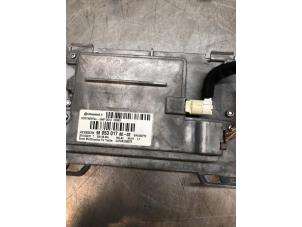 Gebruikte Display Interieur Peugeot 2008 (CU) 1.2 Vti 12V PureTech 82 Prijs € 200,00 Margeregeling aangeboden door Autosloopbedrijf Jan Pronk B.V.