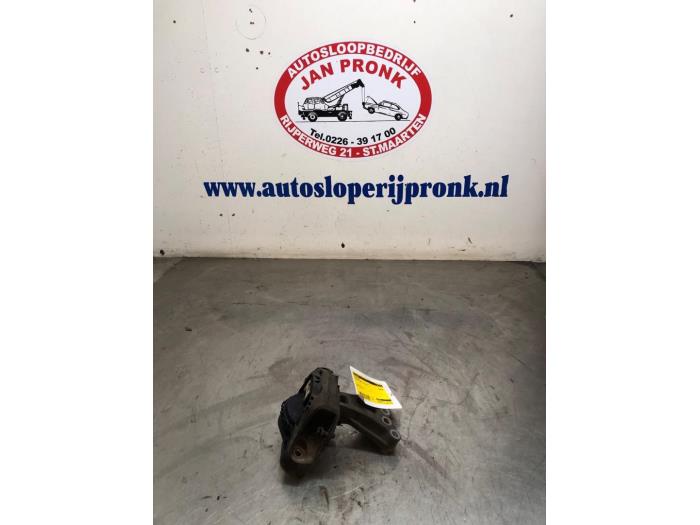 Gebruikte Motorrubber Peugeot 2008 (CU) 1.2 Vti 12V PureTech 82 Prijs € 25,00 Margeregeling aangeboden door Autosloopbedrijf Jan Pronk B.V.