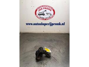 Gebruikte Motorrubber Peugeot 2008 (CU) 1.2 Vti 12V PureTech 82 Prijs € 25,00 Margeregeling aangeboden door Autosloopbedrijf Jan Pronk B.V.
