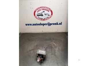 Gebruikte Stuurbekrachtiging Computer Hyundai i20 1.2i 16V Prijs € 40,00 Margeregeling aangeboden door Autosloopbedrijf Jan Pronk B.V.