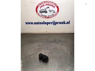 Gebruikte Ruit schakelaar elektrisch Mazda 6 (GG12/82) 1.8i 16V Prijs € 25,00 Margeregeling aangeboden door Autosloopbedrijf Jan Pronk B.V.