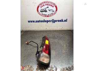 Gebruikte Achterlicht rechts Daihatsu Terios (J1) 1.3 16V DVVT 4x2 Prijs € 40,00 Margeregeling aangeboden door Autosloopbedrijf Jan Pronk B.V.