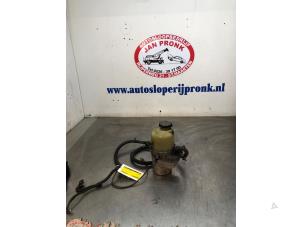 Gebruikte Pomp Servo Opel Astra H (L48) 1.6 16V Twinport Prijs € 75,00 Margeregeling aangeboden door Autosloopbedrijf Jan Pronk B.V.