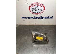 Gebruikte Koplamp rechts Toyota Starlet (EP9) 1.3,XLi,GLi 16V Prijs € 25,00 Margeregeling aangeboden door Autosloopbedrijf Jan Pronk B.V.