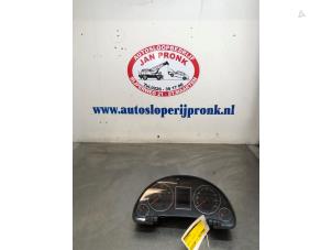 Gebruikte Tellerklok Audi A4 (B7) 2.0 20V Prijs € 125,00 Margeregeling aangeboden door Autosloopbedrijf Jan Pronk B.V.