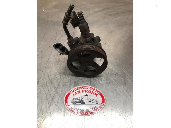 Gebruikte Servopomp Toyota Corolla Verso (R10/11) 1.8 16V VVT-i Prijs € 40,00 Margeregeling aangeboden door Autosloopbedrijf Jan Pronk B.V.