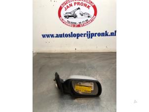 Gebruikte Spiegel Buiten rechts Mazda 3 Sport (BK) 1.6i 16V Prijs € 40,00 Margeregeling aangeboden door Autosloopbedrijf Jan Pronk B.V.