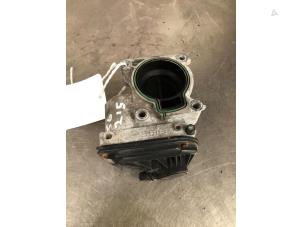 Gebruikte Gasklephuis Ford Focus 2 1.8 16V Flexifuel Prijs € 50,00 Margeregeling aangeboden door Autosloopbedrijf Jan Pronk B.V.