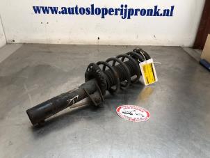 Gebruikte Schokbreker rechts-voor Seat Altea XL (5P5) 1.8 TFSI 16V Prijs € 40,00 Margeregeling aangeboden door Autosloopbedrijf Jan Pronk B.V.