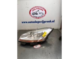 Gebruikte Koplamp links Citroen C4 Picasso (UD/UE/UF) 1.8 16V Prijs € 50,00 Margeregeling aangeboden door Autosloopbedrijf Jan Pronk B.V.