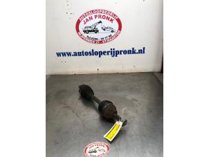 Gebruikte Cardanas links-voor (VWA) Volvo S40 (MS) 2.4 20V Prijs € 50,00 Margeregeling aangeboden door Autosloopbedrijf Jan Pronk B.V.