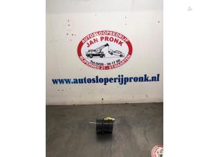 Gebruikte Luchtmassameter Volkswagen Tiguan (5N1/2) 2.0 TSI 16V 4Motion Prijs € 20,00 Margeregeling aangeboden door Autosloopbedrijf Jan Pronk B.V.