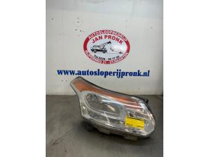 Gebruikte Rechter Koplamp Citroen C3 Picasso (SH) 1.4 16V VTI 95 Prijs € 100,00 Margeregeling aangeboden door Autosloopbedrijf Jan Pronk B.V.